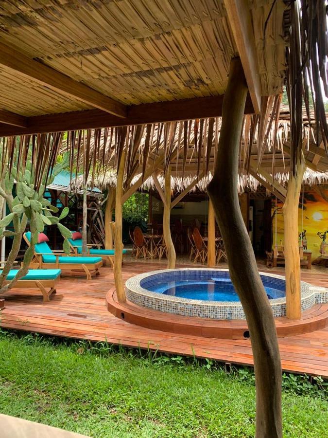 Casa Mambo Bed & Breakfast Кахуита Екстериор снимка