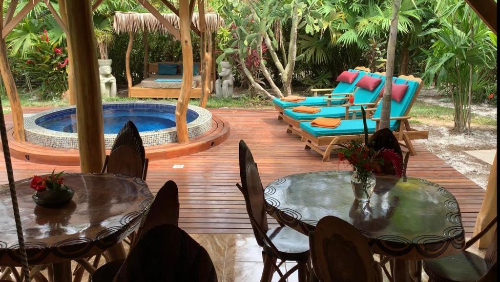 Casa Mambo Bed & Breakfast Кахуита Екстериор снимка